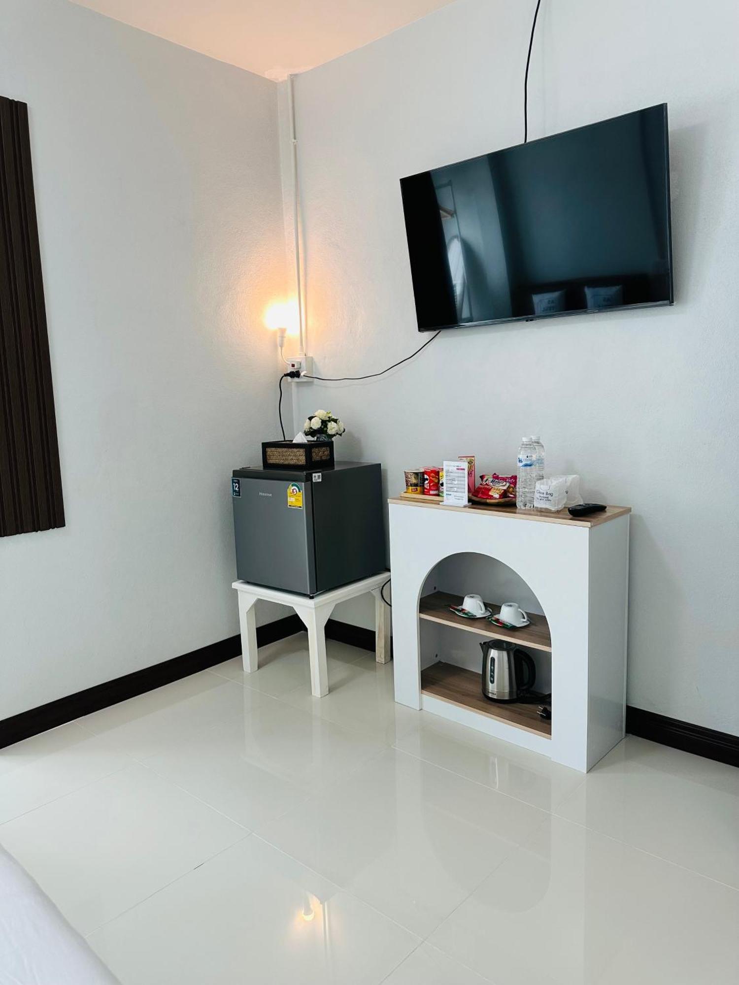 Service Apartment Lampang Room202 ใจกลางเมืองใกล้กาดกองต้า Bagian luar foto